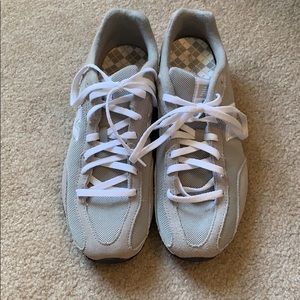 Women’s size 7.5 New Balance 442 sneakers